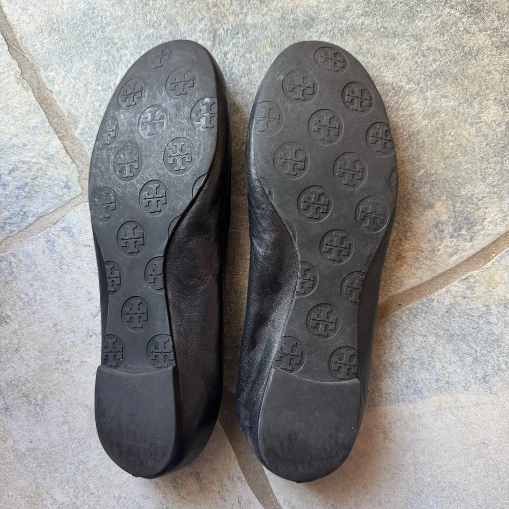 Tory Burch REVA Black Ballet Flats with‎ Gold Medallion Size 6/6.5